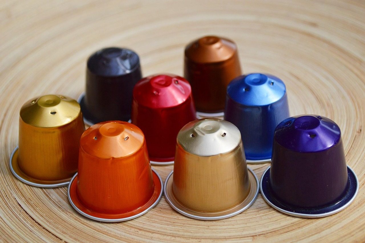 Capsules de café en aluminium de couleurs variées