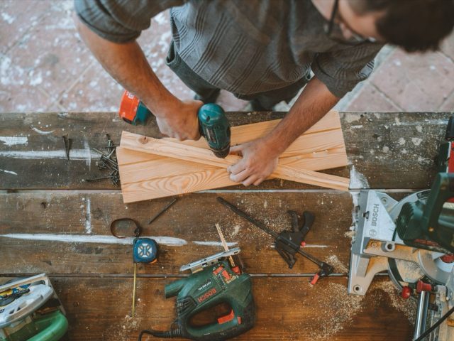 Castorama ou Leroy Merlin : choisir ses outils de bricolage