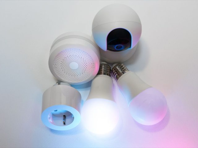 Philips Hue vs OSRAM : quel pont et quelles ampoules choisir ?