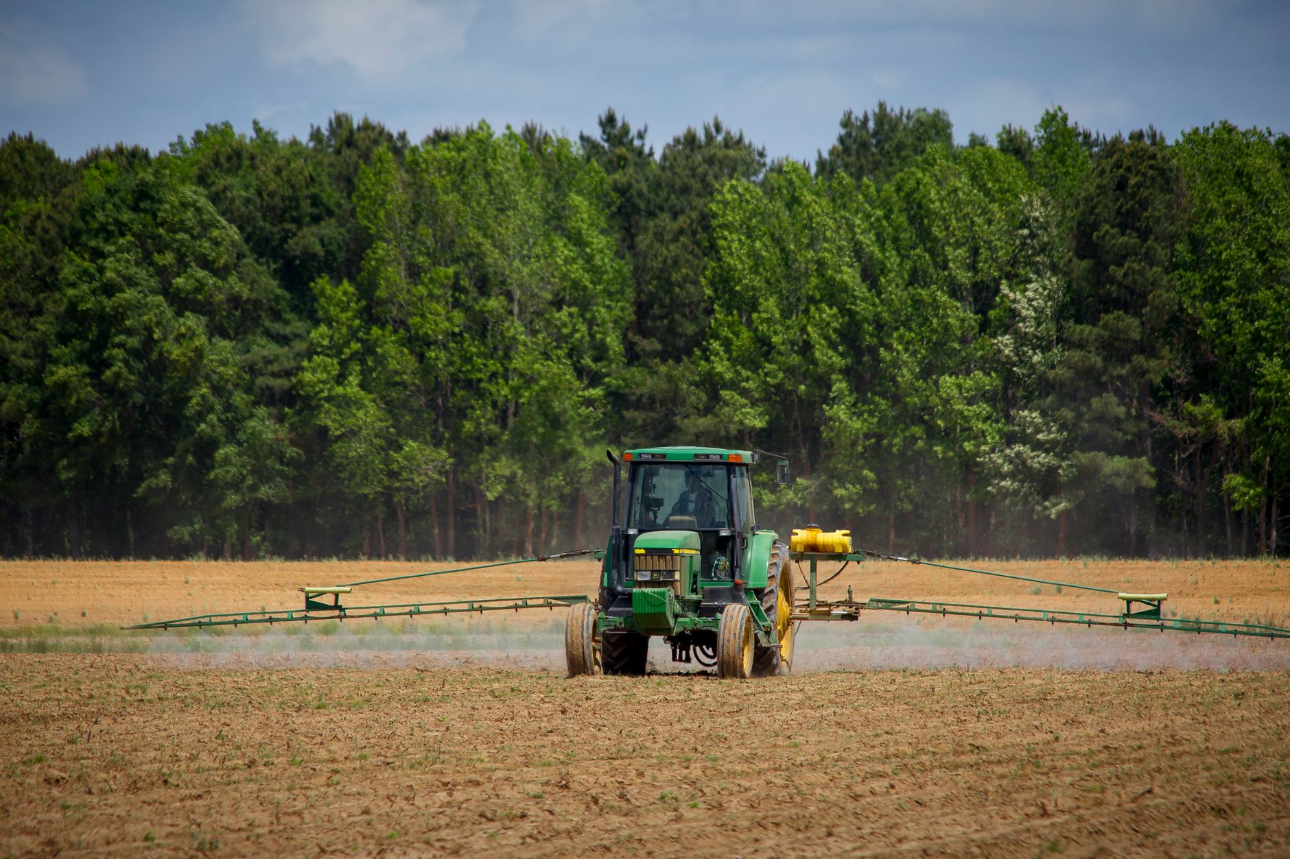 Les pesticides sont-ils sûrs ? Études récentes révèlent des effets néfastes