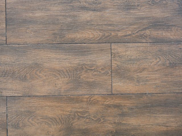 Parquet contrecollé ou stratifié : quel sol choisir